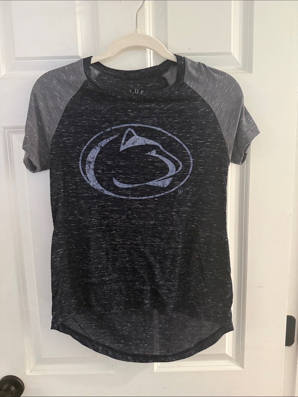 Women’s Penn State Short-Sleeve Heathered Black & Gray Logo Tee
